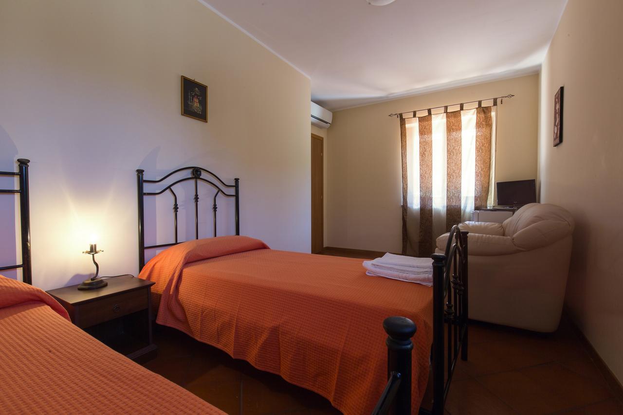 Turismo Rurale Il Sole Villa Sant'Angelo di Brolo ห้อง รูปภาพ