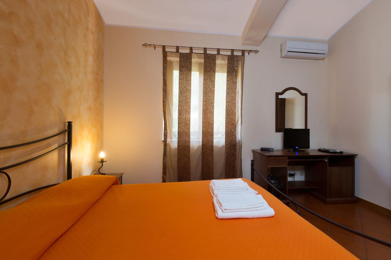 Turismo Rurale Il Sole Villa Sant'Angelo di Brolo ภายนอก รูปภาพ
