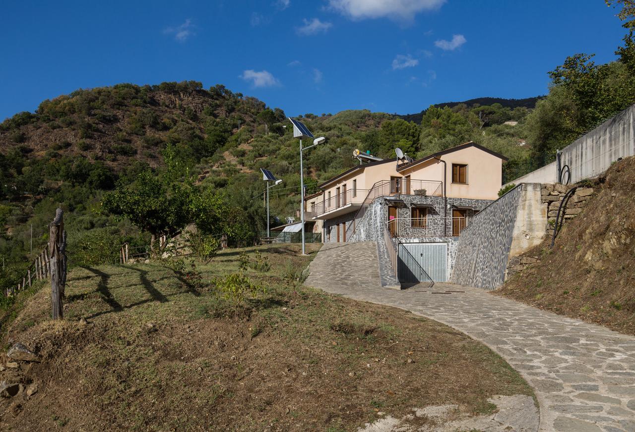 Turismo Rurale Il Sole Villa Sant'Angelo di Brolo ภายนอก รูปภาพ